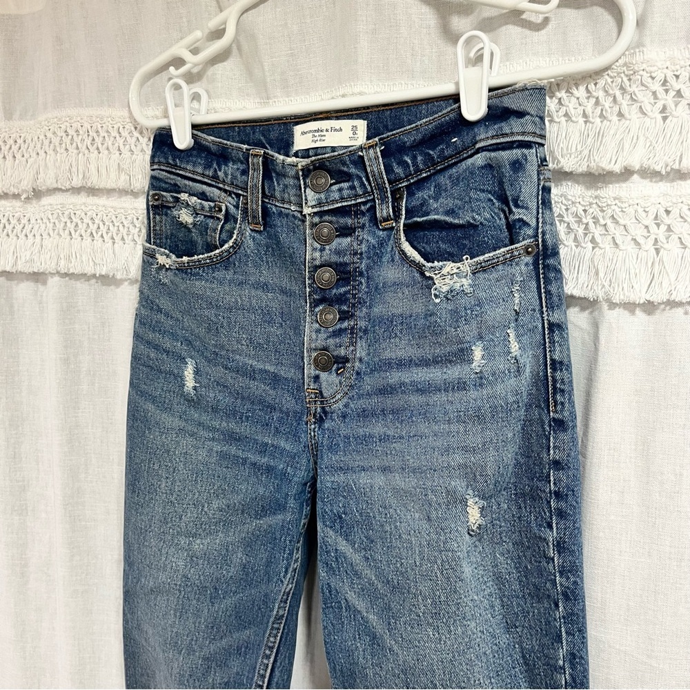 Abercrombie & Fitch The Mom High Rise Jeans - Picture 2 of 8